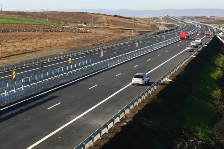 Autostrada Transilvania are nevoie de REPARAȚII pentru că fierul pilonilor a ruginit