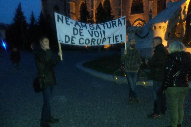 Doi clujeni au protestat față de salvarea lui Dan Șova de la arest! Protestul cel mare are loc VINERI