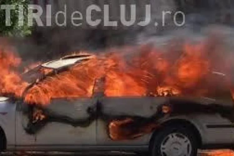 O mașină a luat foc la Iulius Mall Cluj 