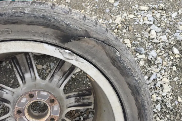 Strada Oașului e o capcană pentru șoferi. Ce a pățit o clujeancă -  FOTO