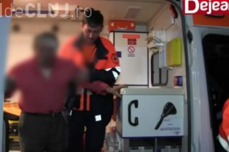 Scandal la un bar din Dej. Un tânăr s-a răzbunat pe un vecin care l-a bătut în copilărie VIDEO