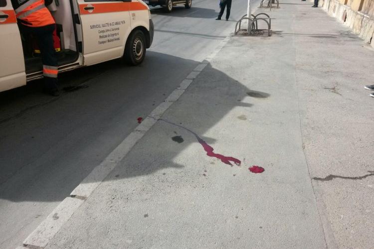 Pieton lovit in plin pe Moților, în timp ce fugea pe stradă. A fost aruncat pe trotuar FOTO