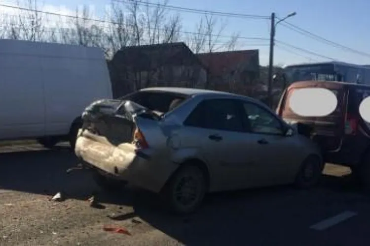 Accident în lanț la intrare în Dej, cauzat de un camionagiu neatent VIDEO
