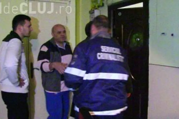Spărgătorii de locuințe nu mai au frică de nimic! Au spart apartamente chiar și în timpul zilei la Dej VIDEO