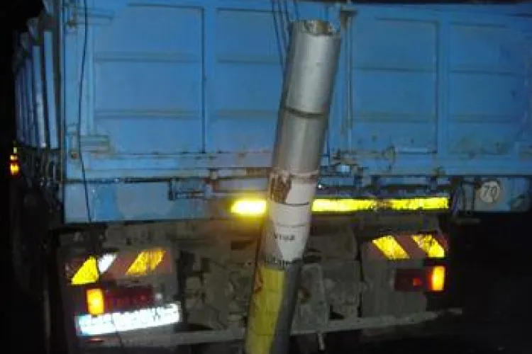 Dorel a demolat un stâlp la Cluj și l-a ascuns de ochii lumii. Oamenii sunt acum în BEZNĂ