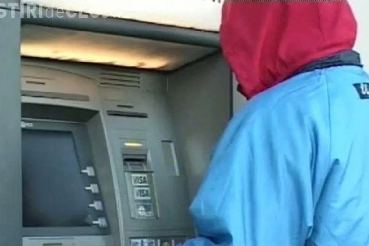 Hoți de carduri prinși la Cluj! Peste 50 de clujeni au acum cardurile compromise