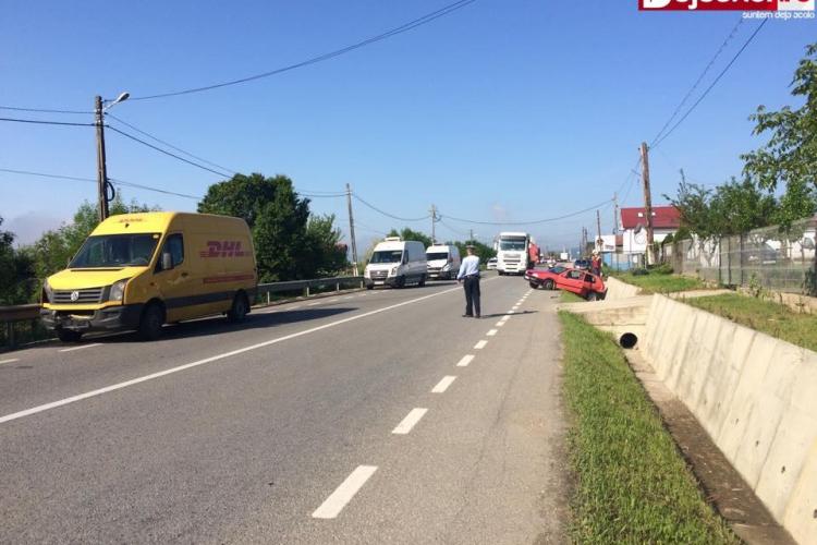 Accident cu patru mașini la Cuzdrioara! Una a fost aruncată direct într-un șanț FOTO