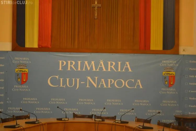 Primăria Cluj-Napoca s-a închis din cauza GREVEI GENERALE. Angajații citesc ziarele / UPDATE: Greva s-a terminat