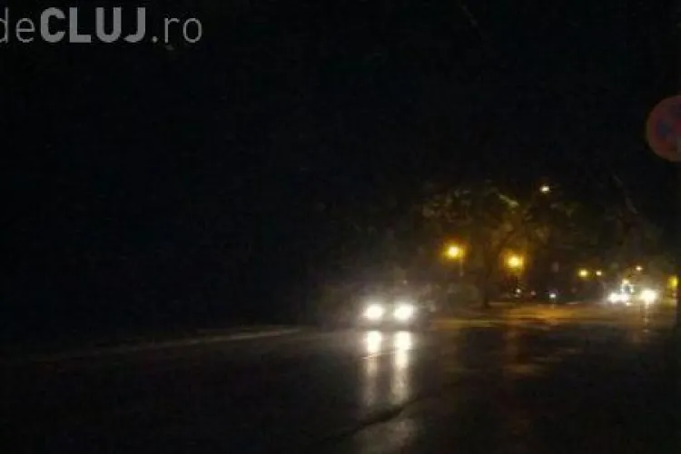 Dorel de la Electrica Cluj nu e capabil să regleze sistemul de iluminat public. A studiat problema un an și jumătate