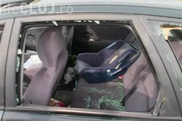 Momente de groază pentru o familie care trecea cu mașina prin Urișor! O femeie și doi copii au fost răniți VIDEO