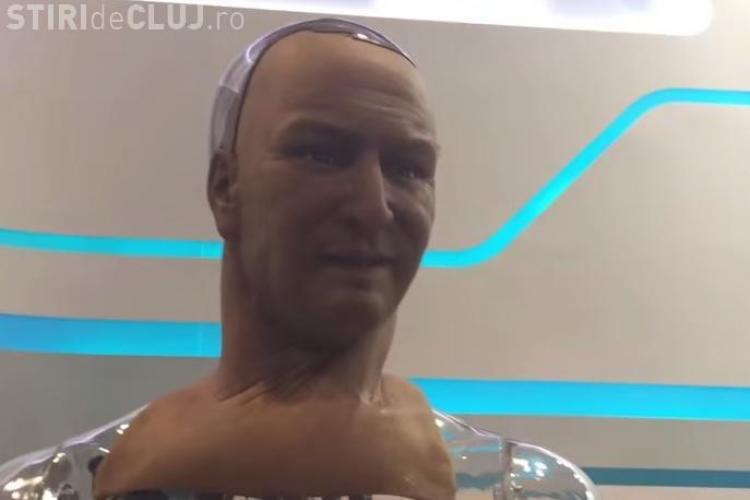 Han - robotul care vorbește și imită expresii faciale - VIDEO