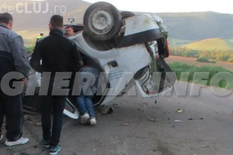 Taximetru făcut PRAF, într-un accident la Fizeșu Gherlii. Șoferul a scăpat ca prin minune VIDEO