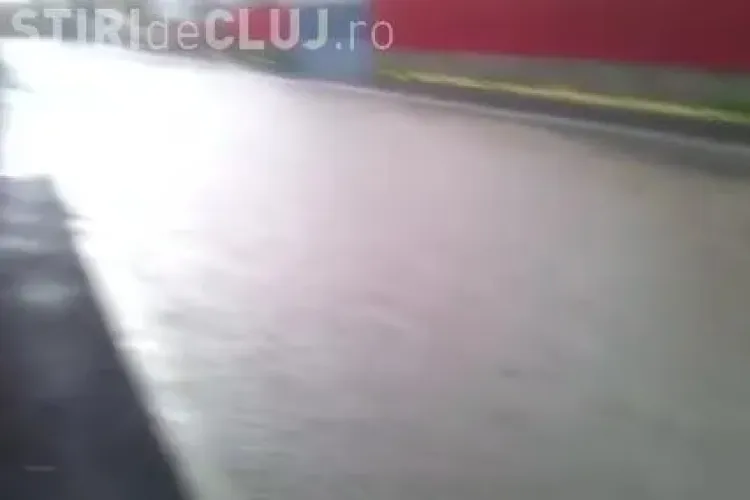 Case din Gilău, inundate după ploaie. Oamenii dau vina pe primarul Sfârlea - VIDEO