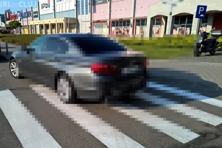 Parcare de BMW la Polus Center. Când se vor civiliza? - FOTO