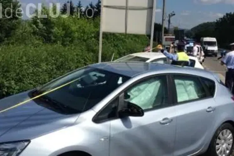 O familie de englezi a ajuns la spital după ce au făcut accident la ieșire din Dej VIDEO