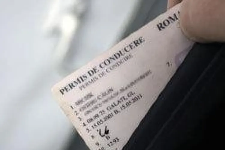 Clujean cercetat de polițiști pentru falsificare de permise auto