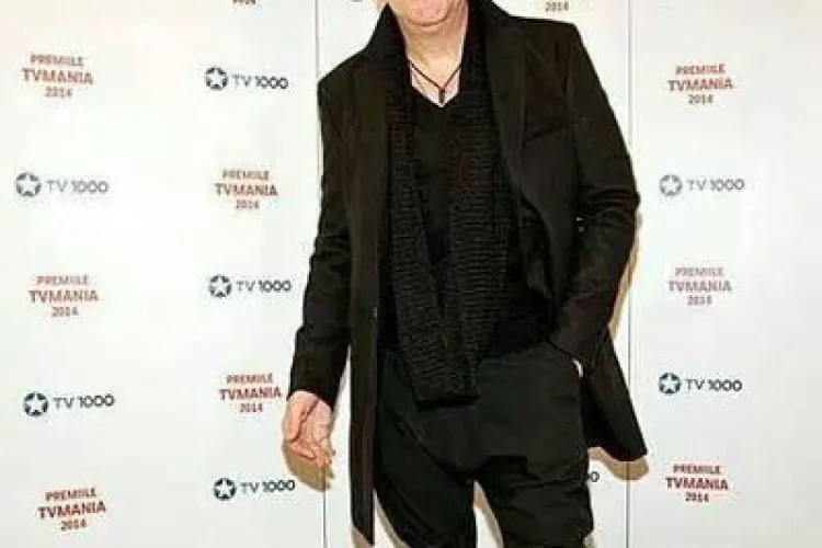 Cotabiță i-a surprins pe medici! Artistul s-a ridicat pe marginea patului