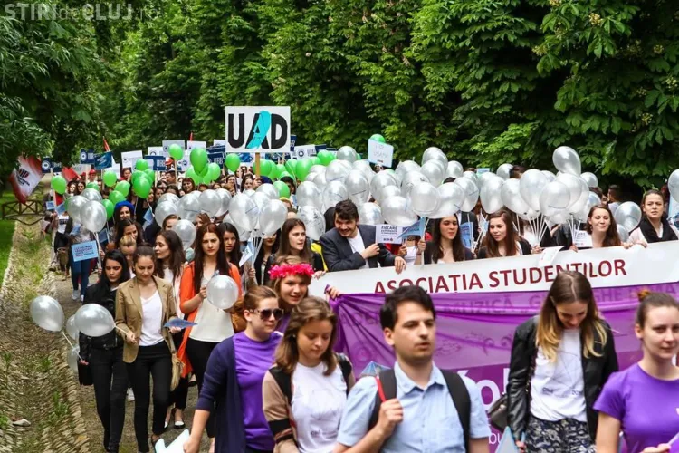 Paradă comună a universităților din Cluj! Studenții au deschis ZILELE CLUJULUI - FOTO