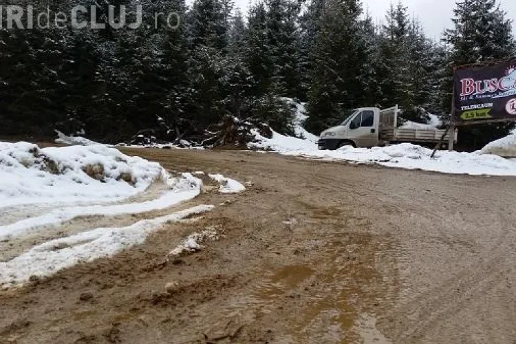 Se asfaltează drumul spre pârtia Buscat. Schiorii vor merge pe asfalt până la pârtie