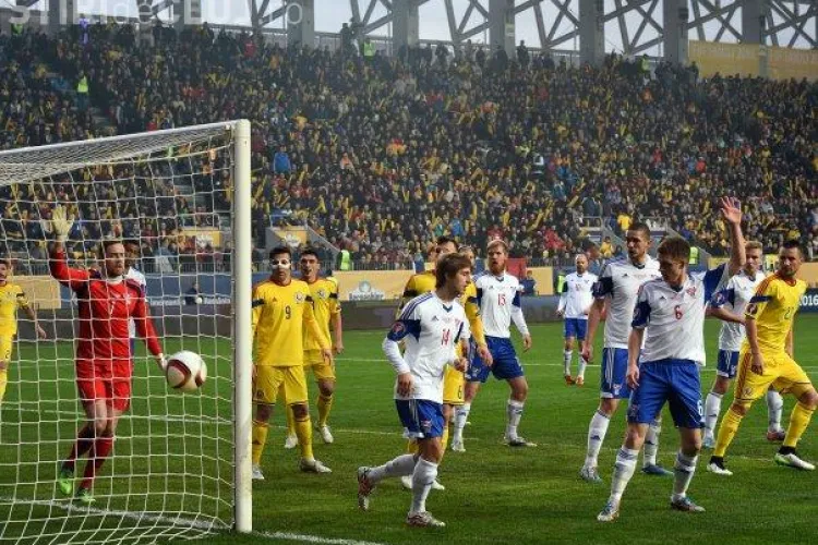 FRF a fost sancționată dur de UEFA din cauza suporterilor rasiști. Au aruncat cu toțe la meciul dintre ROmânia și Insulele Feroe