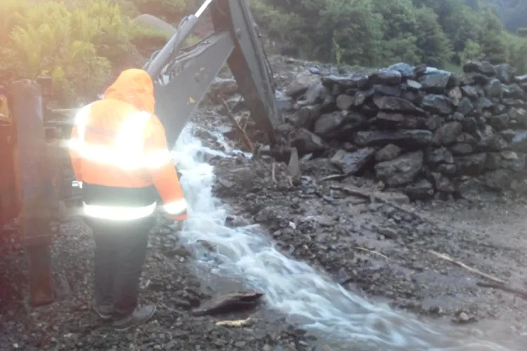 Ce RAVAGII au făcut ploile la Cluj - FOTO