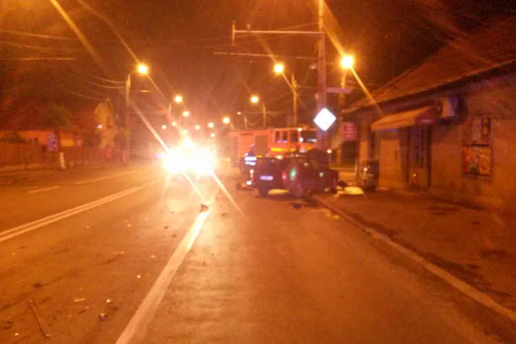 PANICĂ în Mărăști! Fast and Furious pe 4 roți. Mașina i-a luat FOC la final - FOTO