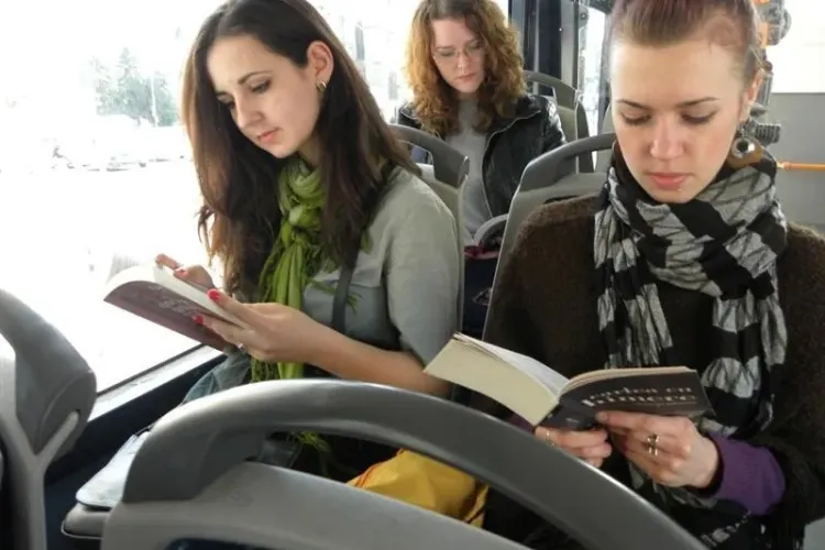 De asta Clujul e SPECIAL! Cei care citesc vor călători gratuit cu autobuzele 