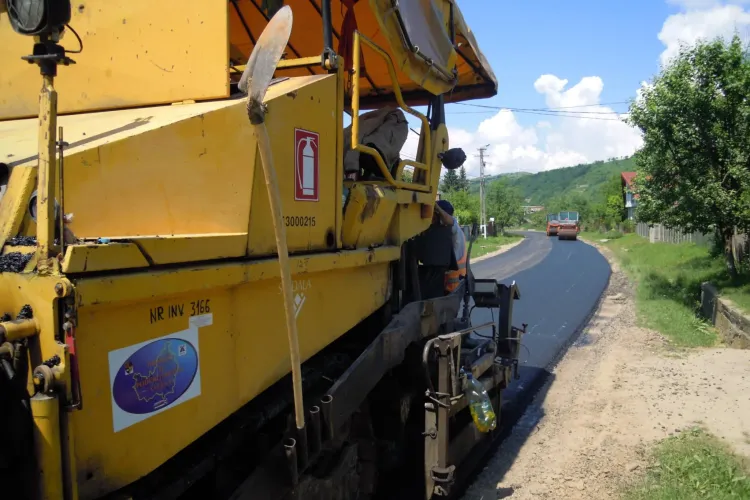 Se termină asfaltările la Unguraș și încep la Fizeșu Gherlii 